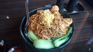 Ee fu noodle, assorted seafood, straw mushroom